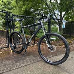 Men’s Diamond Back Mountain Bike