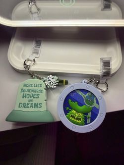 Spongebob flying dutchman & grave key chains