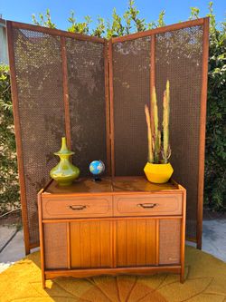 VTG MAGNAVOX AM/FM/  CONSOLE PLAYER