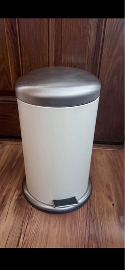 Step trash can, step garbage bin