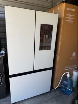 Bespoke Refrigerator Family Hub Samsung All White 30 cuft.