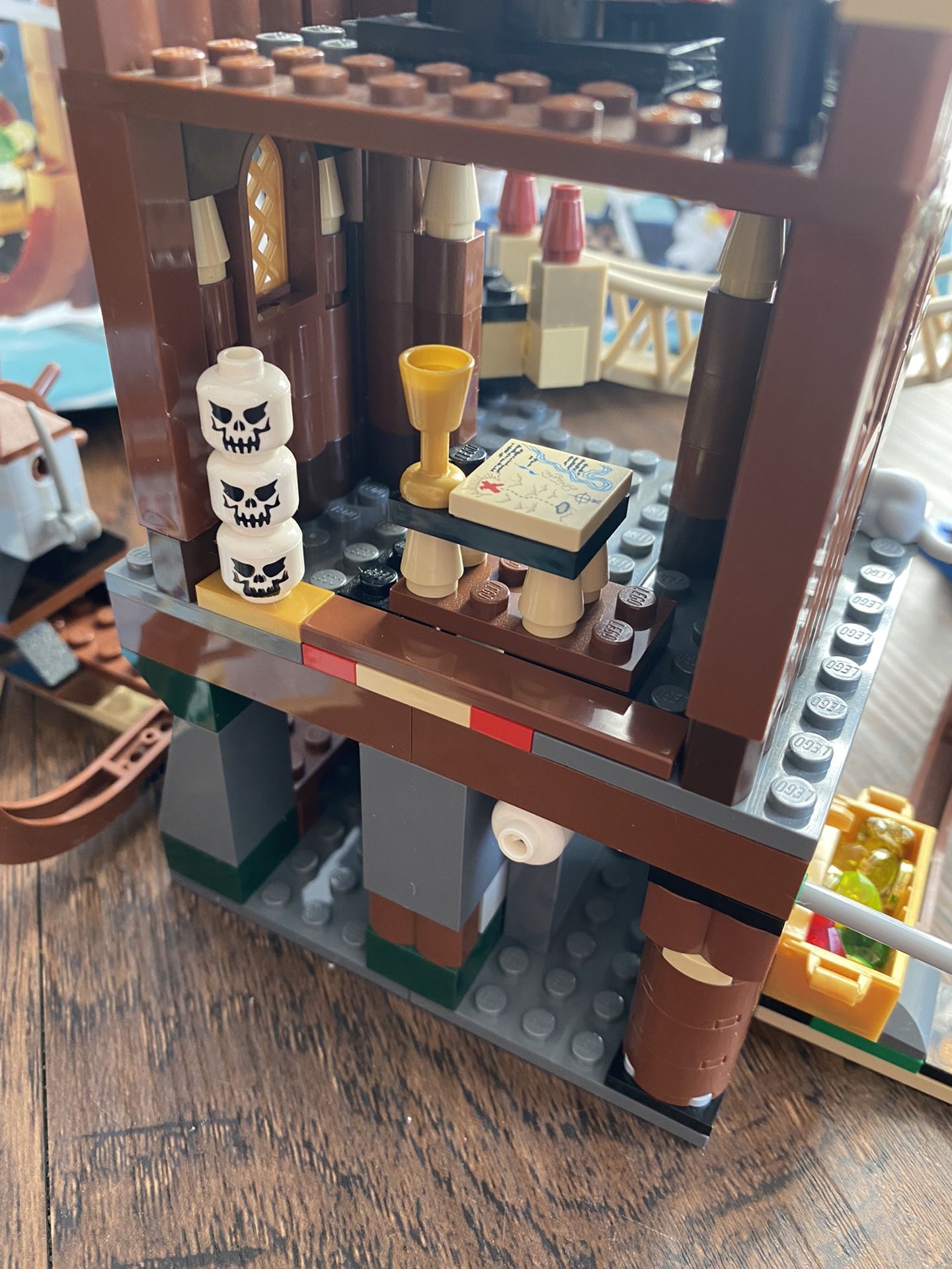 Lego Pirates Shipwreck Hideout Playset 6253 for Sale in Manvel, TX