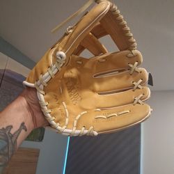 Marucci Baseball Glove