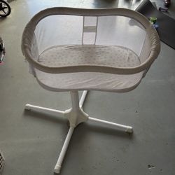 Halo Bassinet Swivel Sleeper 
