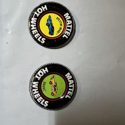 Mattel Hot Wheels Button Pin Lot of 2  SNAKE, 1969 & Splitting Image