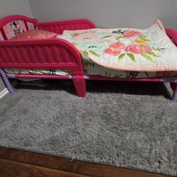 Kids/Toddler Bed