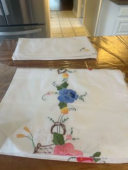 new table cloth from europe with 12 napkins handmade