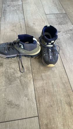 On Cloudtrax hiking boot
