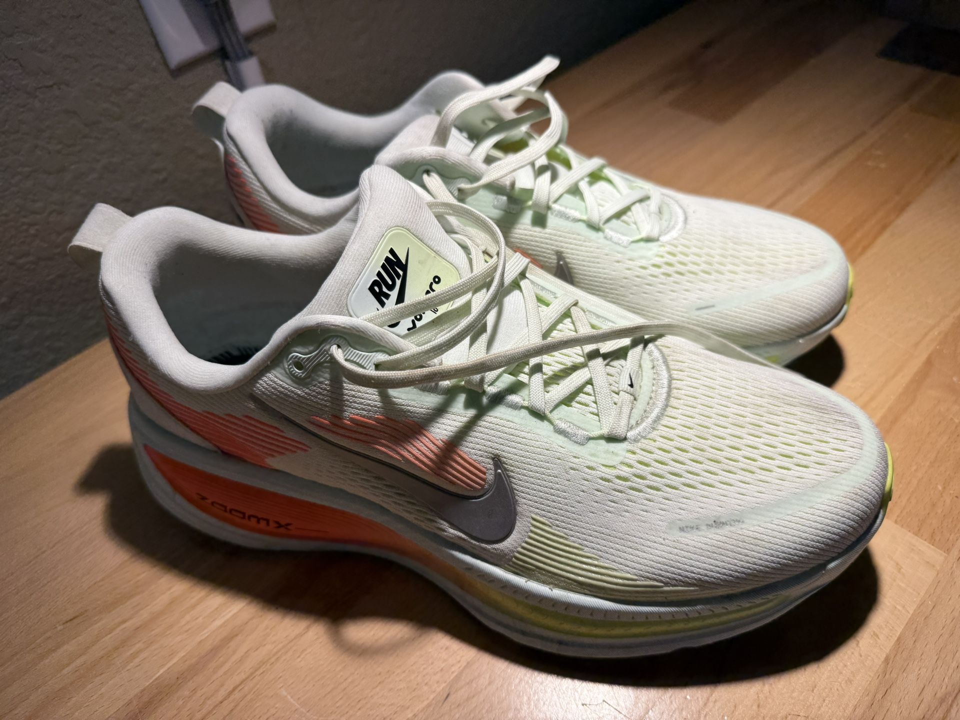 Men’s Vomero 18 Running Shoes Size 11