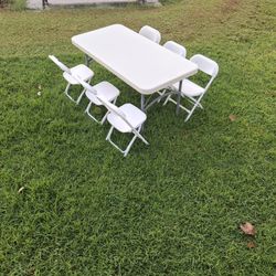 Kids Tables and Chairs Set