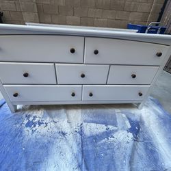 White Dresser With Wood Like Handles 