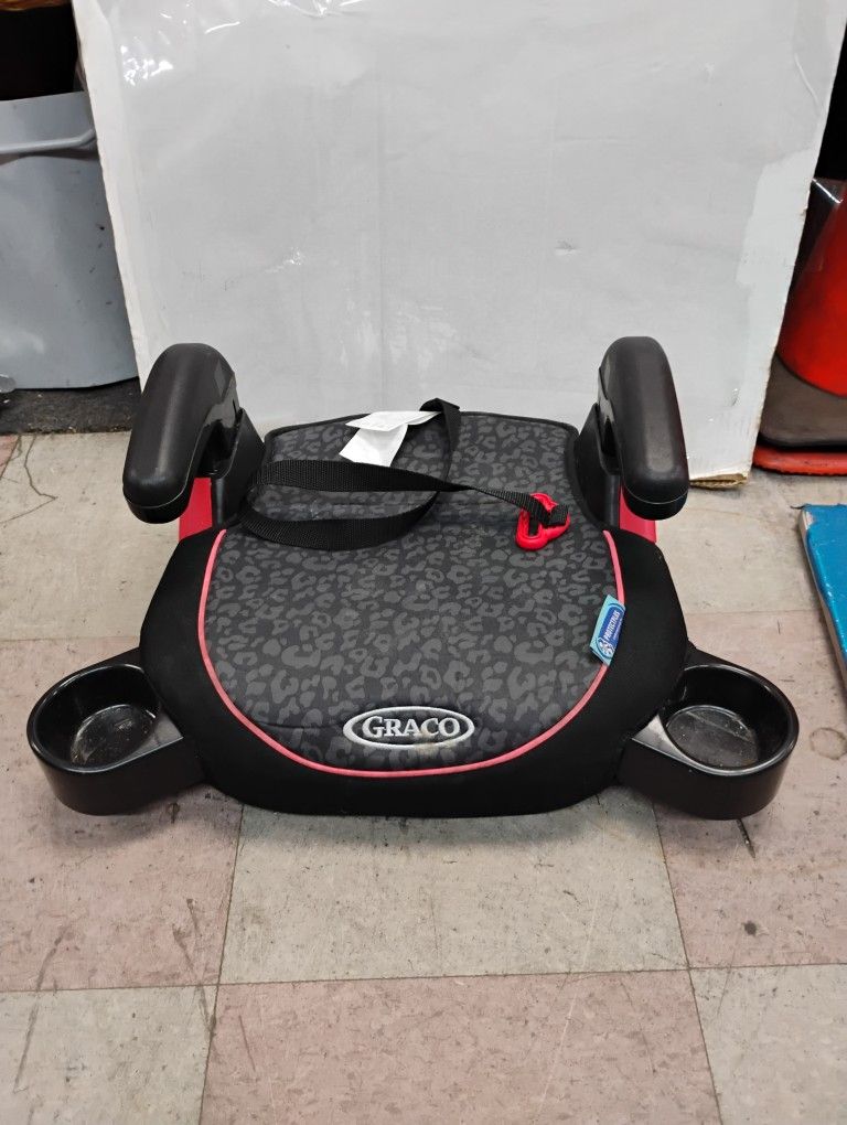 Graco booster seat with two cup holders