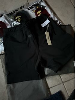 essential shorts size medium *