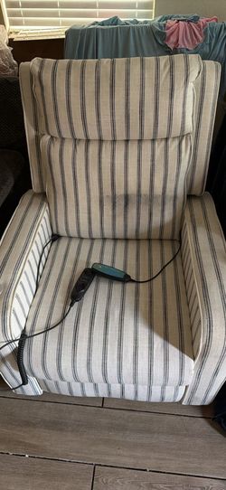 Power Lift, Heat and Massage Recliner