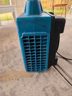 Air scrubber