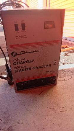 Schumacher 2/35 Amp Battery Charger 200 Amp Starter