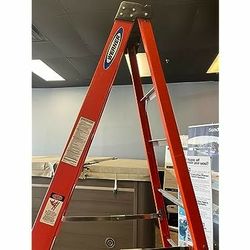 Werner Fiberglass 8' Ladder