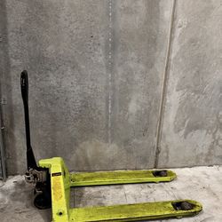 Uline Pallet Truck - Standard Fork, 48 × 27"