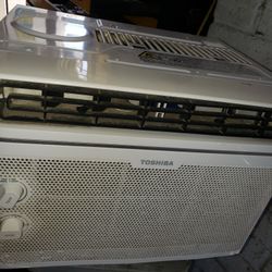 5,000 BTU 115V Window Air Conditioner Cools 150 sq. ft. in White

