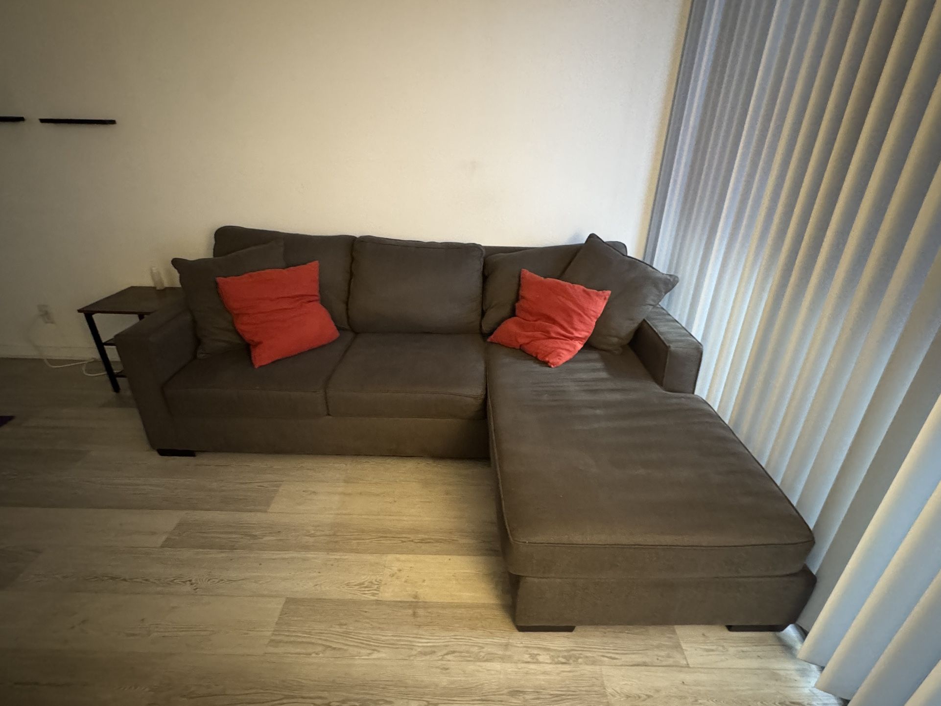 Couch (3-seater, L-shaped)