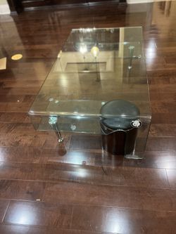 Stylish, Modern, 1/2 Inch Thick Tempered Glass Coffee Table With Stools
