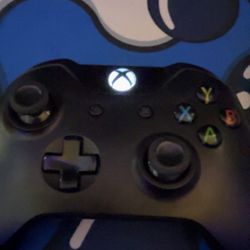 Black Xbox One Controller