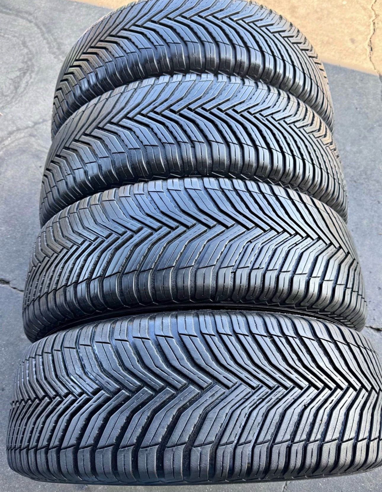 235 60 18 Michelín I'm selling this set of tires with 80% life left on all 4