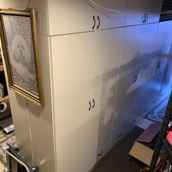 FREE Cabinetry/Shelves/Wardrobe Drawers 