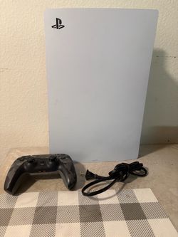 (Ps5, controller, and input cord included)