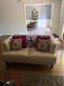 FREE LOVESEAT