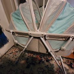 Blue/teal BASSINET