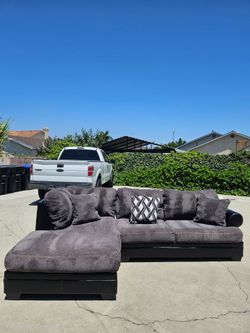 Sectional Sofa 💥 Free Delivery 💥