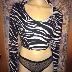 ReVamped Long Sleeve Zebra Striped Hoodie Crop Top, Size Medium 