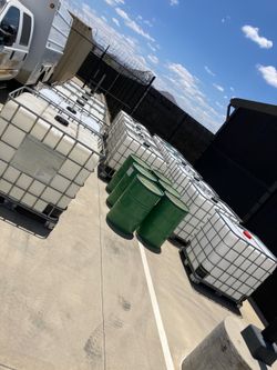IBC TOTES. WATER 💦 TANKS  330 Gallons  275 Gallons   Metal Caged Tanks