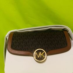 Leida Medium Signature Logo Shoulder Bag