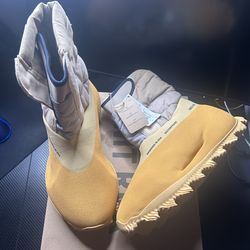 Adidas Yeezy Knit RNR Boot Sulfur Size 8 New
