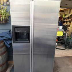 GE Refrigerator 
