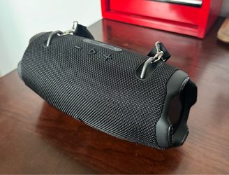 Wireless Bluetooth speaker