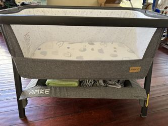 AMKE Bedside Sleeper Bassinet