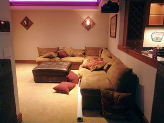 Huge Comfortable Sectional Sofa with Tufted Ottoman – Perfect for Media Room or Family Room!