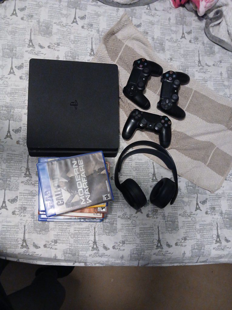 Used Ps4, Games, Controllers,  Pulse Wireless Sony Headphones 
