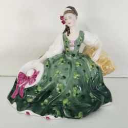 Vintage Royal Doulton Elyse HN2472