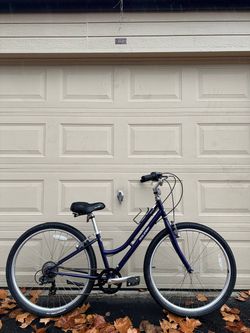 Raleigh's Venture Women’s Step-Thru Comfort Bike – XS Frame - Aluminium Bicycle