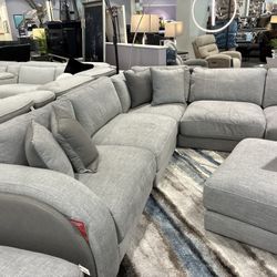 Large Sectional Sofa, Six Month Old Great Condition Paid $2,000