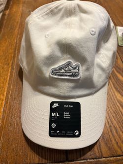 NWT Nike Club Cap White Size Universal M/L