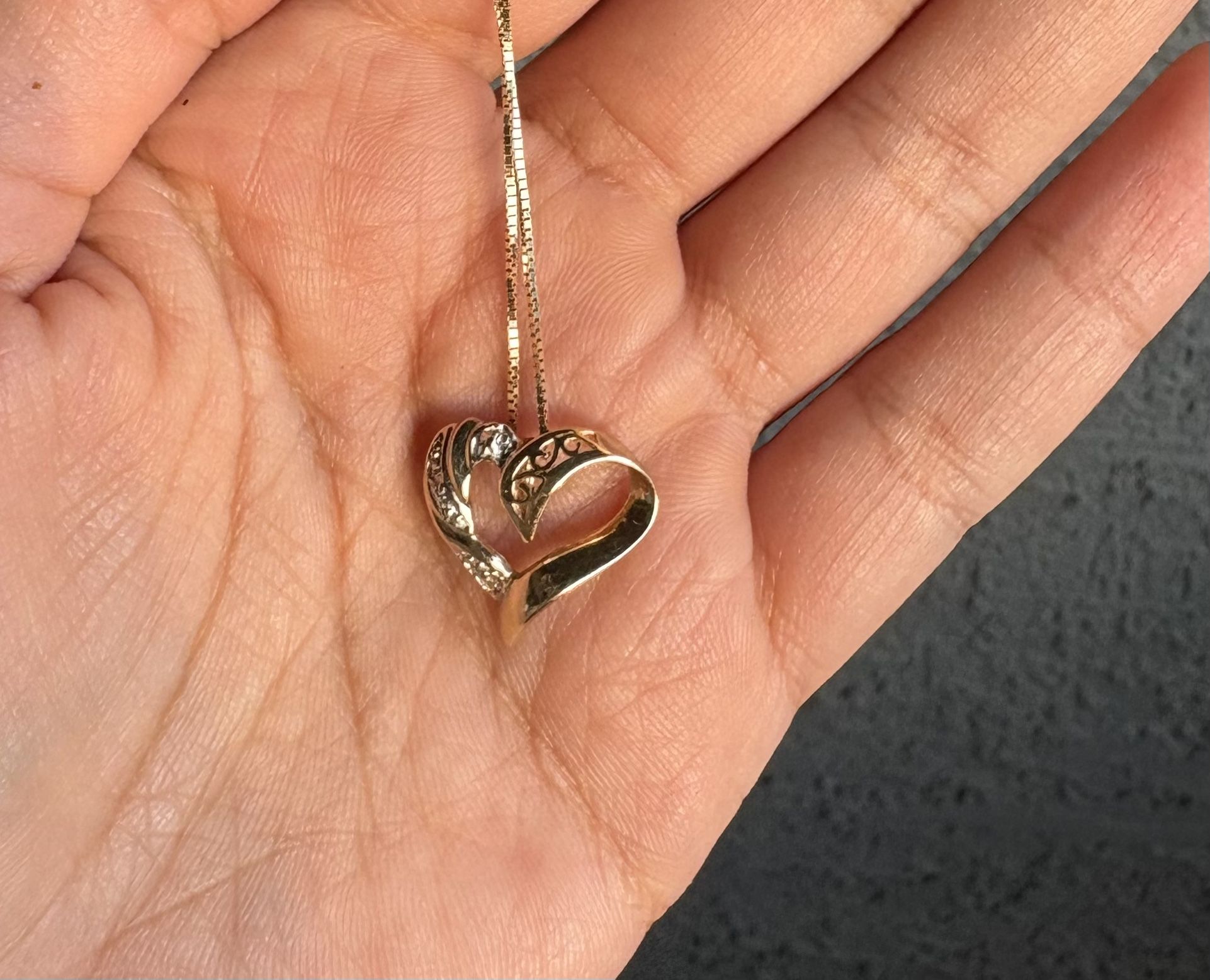 10k Gold Necklace With Diamonds