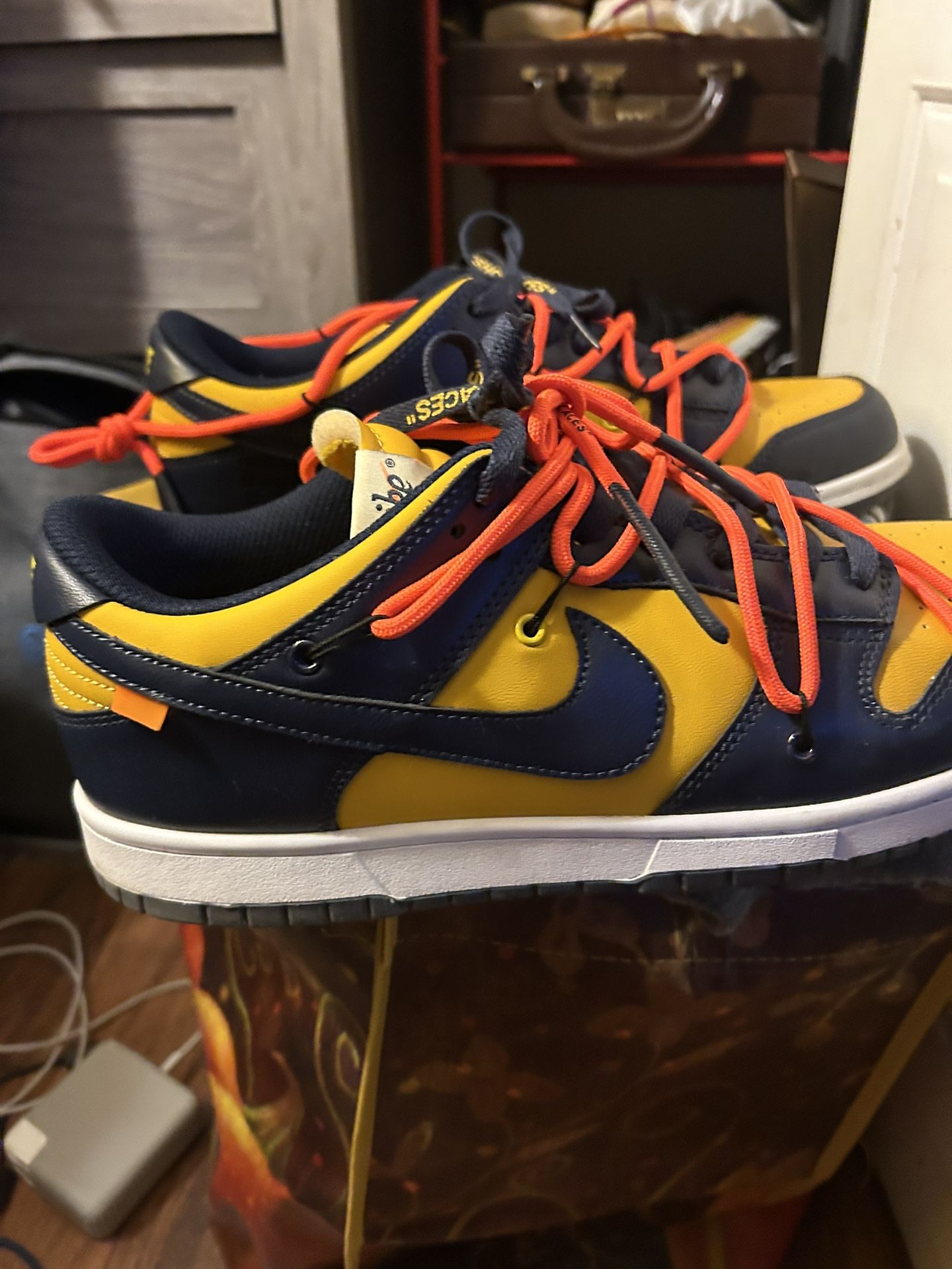 Nike Dunk Low Off-White University Gold