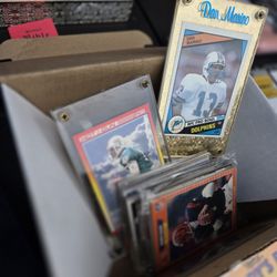 SPORTS TRADING CARDS 