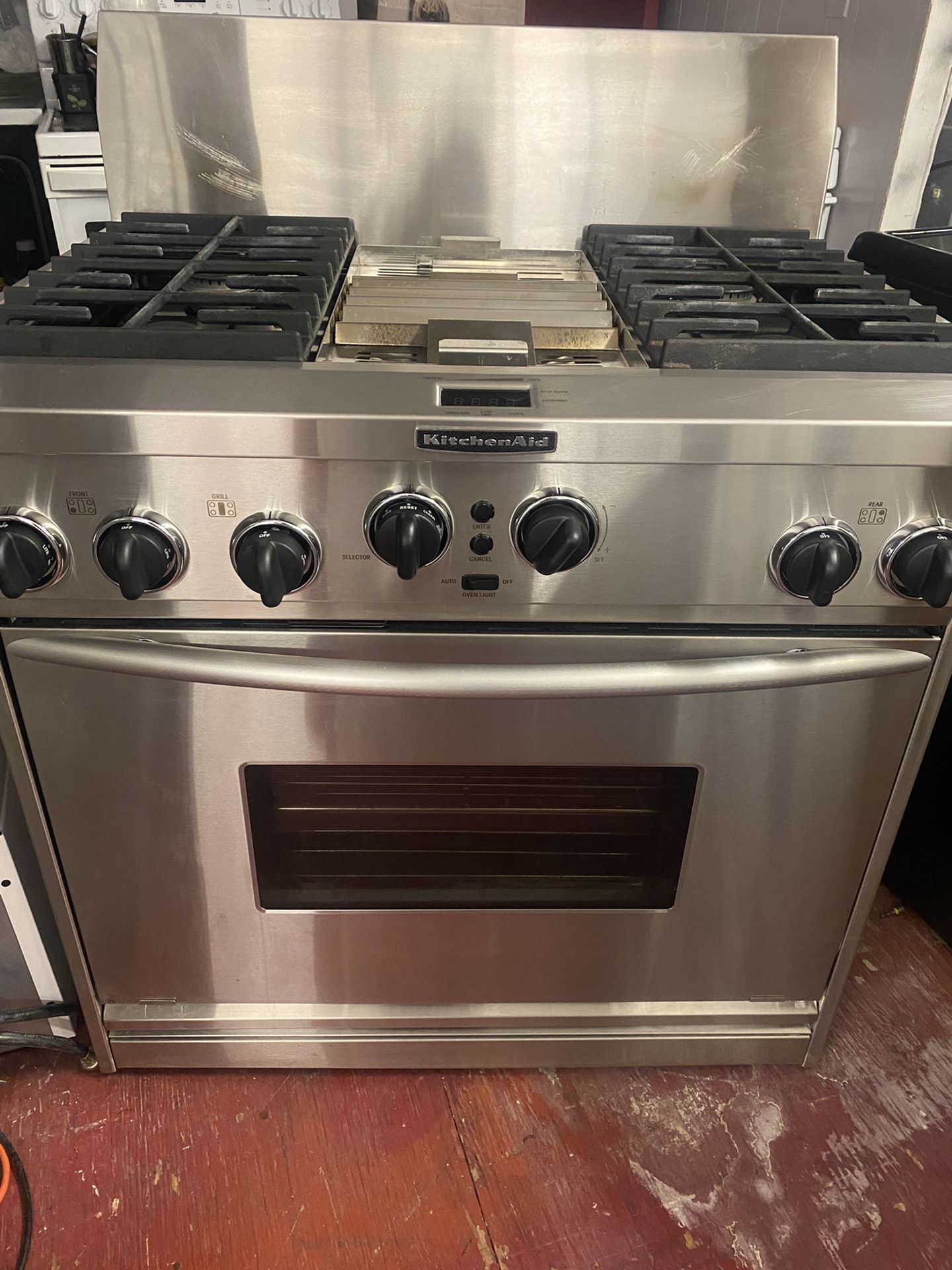 Kitchen Aid Dual Fuel Convection Range W/ Griddle 36’