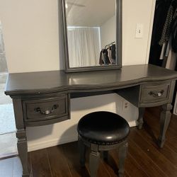 MAKEUO VANITY 54”” Length PICK UP TODAY 